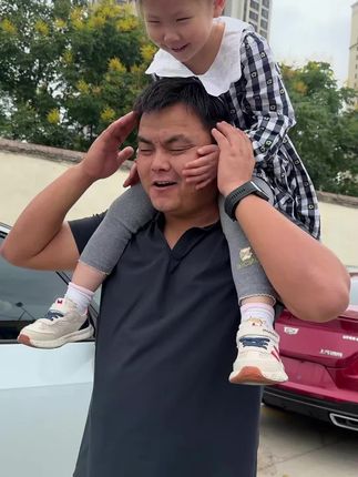 每一个男人都应该承担起家庭,工作的重任,为家人保驾护航,为客户排忧解难,这才是一个男人改做的,你们认为哪?#长沙老李二手车