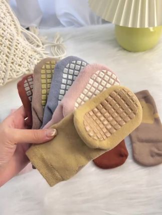 宝宝春秋室内防滑袜,冬季加厚毛圈中筒超实用! #儿童毛圈袜 #婴儿中筒袜 #防滑学步袜 #婴儿学步袜 #防滑毛圈袜