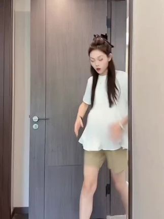 孕妇娃娃衫 好看又舒服 孕期显瘦就穿娃娃衫 #孕期穿搭 #孕妇装 #时尚孕妇装