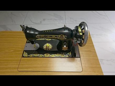 给老式缝纫机装了个心脏,踩一脚=过去,按开关=未来。