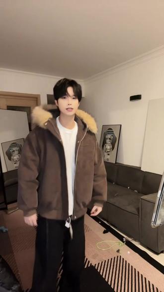 时尚潮牌【加厚加宽毛领】可拆卸连帽雾面pu皮棉服男女保暖防风 #冬季穿搭 #简约韩版 #时尚休闲 #气质百搭