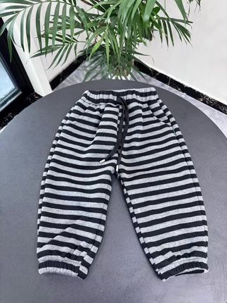 天冷了妈妈们都在找这种加绒又好看的裤子,面料软糯亲肤,经典的条纹百搭又舒服#条纹控 #高品质童装 #爆款热卖中 #无限回购的宝藏单品 #儿童加绒裤子