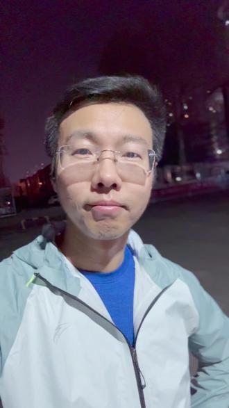全马破2的配速,你能跑多远?
冬训进入第二阶段,今日计划E10K+R200*5组
最后5组冲刺,每组逐步加速,最后一组大概250以内的配速,体验了一把全马破二的配速。不得不感慨,这配速跑42公里,还是人吗?怎么可能有这种人?不得不重新开始审视人与人之间的差距、天赋的差异、训练的努力程度、专业和爱好之间的区别。不说了,敬畏全马,从我做起😊#马拉松 #用抖音记录人生 #因为热爱所以坚持 #暖系跑 #跑步