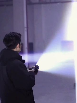 #强光手电筒#户外照明#方便实用#手电筒推荐