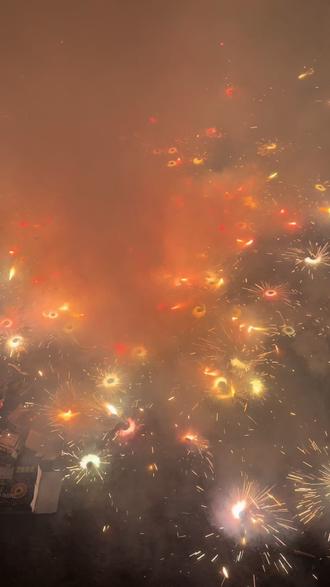 原来彩菊也可以这样玩#请你看烟花 #彩菊烟花 #烟花