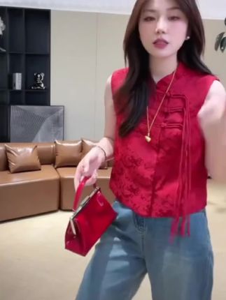 杨幂同款新中式国风立领醋酸提花坎肩背心流苏盘扣旗袍领马甲上衣 #新中式穿搭 #国风立领 #马甲背心