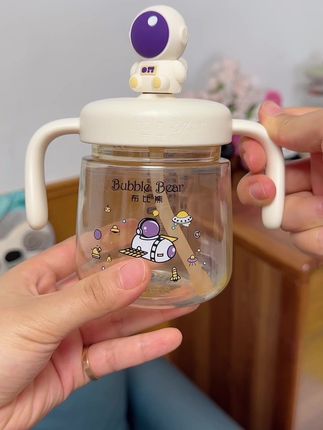 家里宝宝如果都一岁多了还在用重力球奶瓶的,赶紧给她换成这种#直饮吸管杯 奶量蹭蹭涨,保证惊到你…#母婴好物 #宝宝喝奶 #宝妈推荐 #布比熊奶瓶