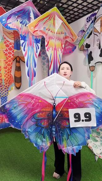 微风也能飞的蝴蝶风筝!初学者闭眼入 原创设计的流心蝴蝶风筝,微风易飞超适合新手!用210T聚酯纤维面料,抗皱耐造;玻璃纤维撑杆坚韧不易折,轮胎线耐磨不断线,放飞效果超逼真,不飞还能退哦~#好物推荐 #风筝 #放风筝 #儿童风筝 #又到了放风筝的季节