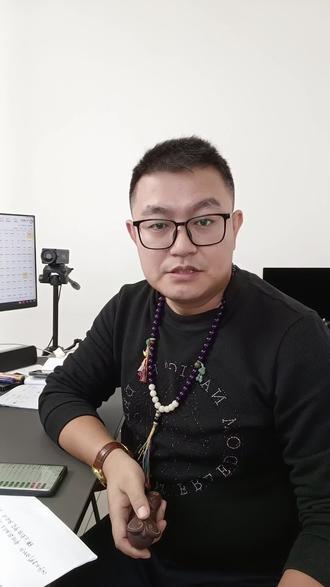 指数三连跌,市场情绪冰点!#财经 AI应用会不会成为新线?股友们怎么看!#股票 #股民 下方支撑位在哪里!#股民交流 软件服务两连红,是否能印证AI不会走军工一日游路线!#股票知识