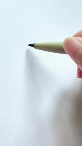 这样画小女孩,可爱又简单,快一起来试试吧~ #简笔画 #儿童画画 #幼儿简笔画教程 #启蒙早教 #控笔训练