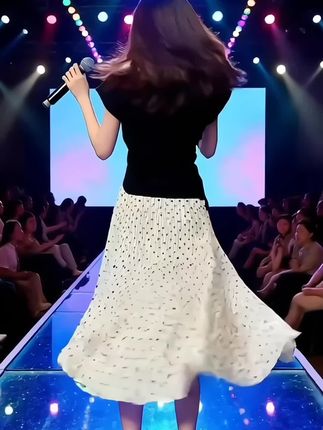 2025夏款新款洋气一字领别致上衣设计感波点收腰半身裙两件套装#青春活力 #夏季穿搭 #时尚女装#穿出自信穿出美丽 #美不美你说了算