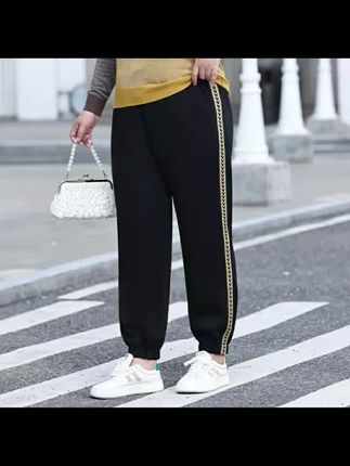 2025秋冬新款大码女裤,高腰弹力运动休闲风,专为微胖mm设计!黑色束脚裤超显瘦,时尚又舒适,是这个秋冬不容错过的选择,让微胖女生也能自信展现魅力身姿。 #穿搭 #好物推荐 #穿出高级感