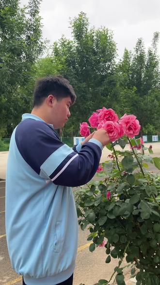 #跃华学校职业中专部
问就是自愿的
再问就是快乐的
#校园精神状态 #校园有趣日常
#热爱校园的理由 #校园生活日常