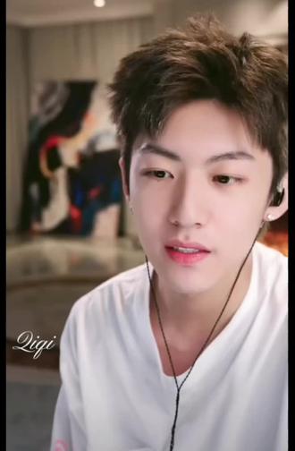 哈哈哈哈哈博文,那情人节朋友圈发你呢🌚@庞博文 @不爱吃香菜💤 @抖音小助手 @DOU+小助手 #博文and琦琦