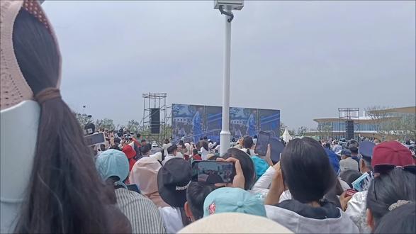 #郝熠然 #菏泽牡丹 来自非粉姐妹的帮录,普普上台看到大家后要哭,姐妹们的分寸喊的是“郝熠然”,感谢陪我开夜车熬夜排队不吃不喝的姐妹,她不爱他,但她爱我啊#朋友 #闺蜜 #云熠星河