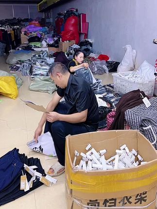 男女同款加绒加厚防风裤,今天超级大福利,17.9元包邮到家。#男女同款 #加绒保暖 #好物推荐🔥 #热门 #三真服装城