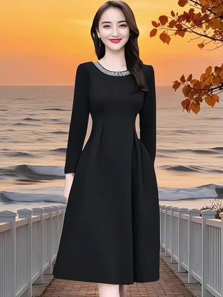 【有口袋赫本风黑色礼服连衣裙2025春秋长袖气质大码遮肉中长款裙子】#强烈推荐 #高级感穿搭 #遮肉显瘦 #时尚好看 #谁穿谁好看