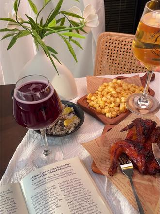 我的好姐姐~平我俩的关系!给我安排喝失眠企鹅不过分吧#失眠企鹅 #失眠企鹅精酿啤酒 #仙女都在喝什么