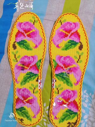 鸿运玫瑰七层纯棉布吸汗透气不臭脚,男士运动鞋大三码,女士运动鞋大两码,皮鞋各小一码