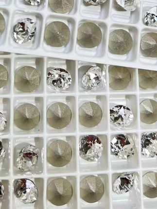 【也猫】仿华一比一迷你尖底钻钻33切施悦面白色超闪#白色超闪 #钻 #尖底钻#迷你尖底钻 #爆闪钻