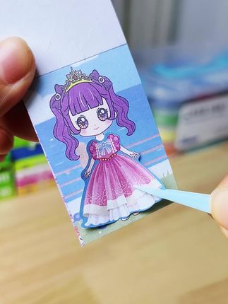 每个小女孩都爱做公主梦吧推荐这款艾莎公主换装贴纸豆豆本好有趣 #豆豆本 #爱莎公主 #贴纸 #冰雪奇缘 #儿童玩具