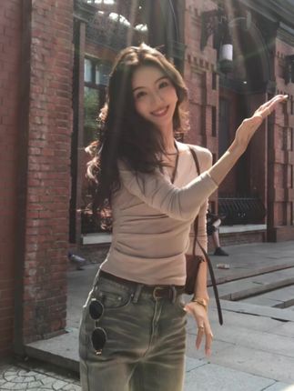 好慢的刀马刀马 跳不会了 #初秋穿搭 #姐姐 #跳舞💃 #休闲服饰 #休闲女装