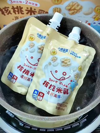 孩子爱喝的核桃米乳,早上来上一袋,营养又好喝,小朋友超喜欢#好吃的 #核桃米乳