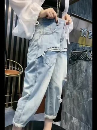 时尚做旧破洞拼接2025年新款蓝色老爹裤子女宽松遮肉显瘦牛仔裤子#时尚大方#时尚潮流#时尚百搭#时尚休闲#时尚