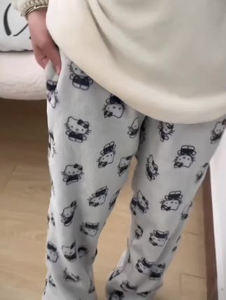 在家遛弯都要舒舒服服的,这款法兰绒遛弯裤穿着舒服好看哦!#家居服分享 #看过来 #遛弯裤 #美美哒💖💖💖