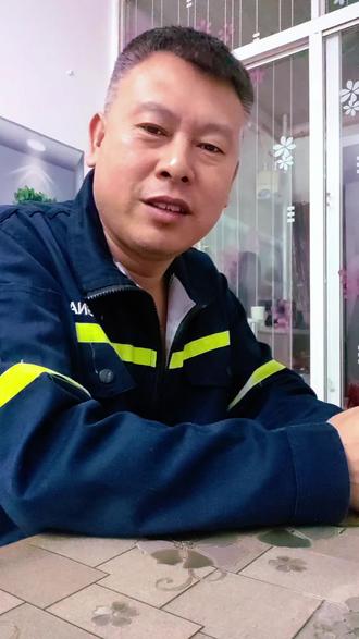 打工人终于熬出头了! 打工人终于熬出头了。2026年工资,双休双落实。长城比亚迪率先响应。你们工厂跟上了吗?#2026打工人福利双升级#打工人双休时代来了 #2026工资涨了 #制造业双休落实进展 #工厂打工人不用加班了