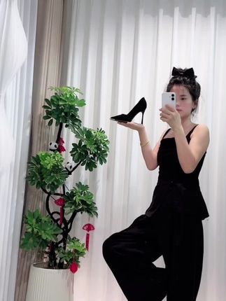 这鞋子我一见钟情#尖头细跟高跟鞋 #精致女人必备 #优雅气质 #高跟鞋 #尖头高跟鞋