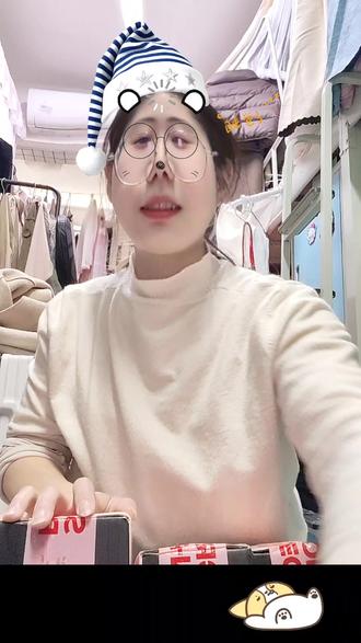 盲盒真的太值啦,黑玫瑰面膜和气垫都颜值好高,徐徐真的好宠粉#心动密语护肤品 #心动密语 #心动密语盲盒 #心动密语品牌 #心动密语气垫