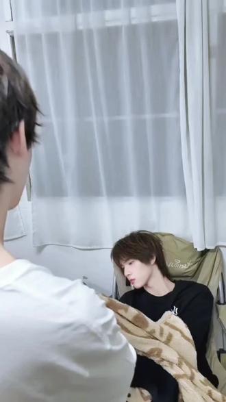 不行了谁来给迪迪安个防沉迷,泡泡是给你下蛊了吗😂#救命这谁顶得住啊 #他俩再闹我在笑系列 #超甜互动 #小情侣聊天 #teeteepor