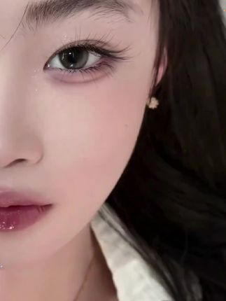 睫毛选对颜值翻倍清冷破碎感的狐系睫毛来啦,姐妹们真的绝美#假睫毛#狐系睫毛#人人都可以是睫毛精#眼妆#睫毛分享#美妆 #睫毛分享 #假睫毛