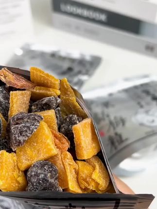 芒果加话梅这个神仙搭配真的惊艳到我了~想想口水都留下来了!#超便宜超划算 #零食推荐 #芒果话梅粒 #酸酸甜甜