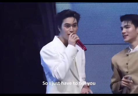 2026lol演唱会~明星是服务行业~这句话只有泰国人听进去了~~~G4你俩可千万别犯事~~~画面糊成这样我都能一眼认出谁是谁~~~只看了这么一点,很多没看见