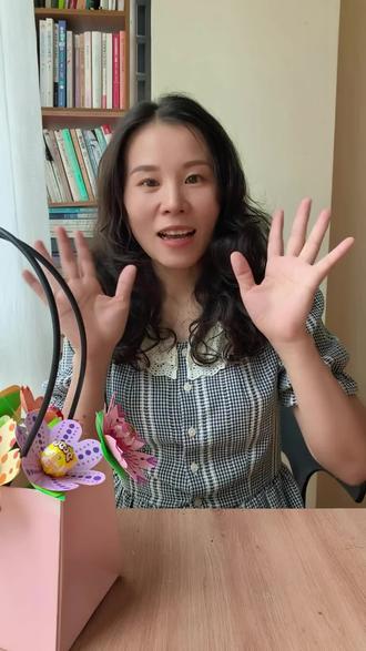 给娃整儿童节惊喜的第四年,第一弹惊喜是妈妈亲手做的手工花束!有娃后的六一都变得特别不一样,仿佛自己又要再过六一了哈哈#儿童节手工礼物 #儿童节手工 #小小手工diy #送给小朋友的手工礼物 #儿童花束手工制作