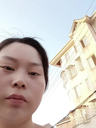 我昨天自己申请的下早班，然后今天厂里面是下早班，这两天都我都下早班