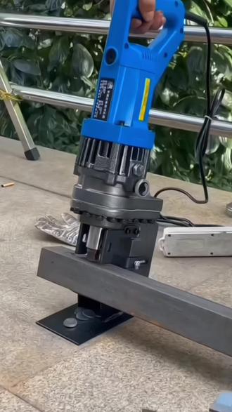 角铁冲孔机视频_角铁切断冲孔机视频 角铁冲孔机视频_角铁切断冲孔机视频 角铁冲孔机视频_角铁堵截
冲孔机视频(角铁冲孔机怎么使用) 磁力资讯