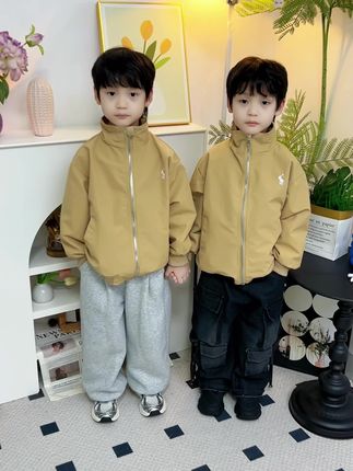 总听人说儿子长大不会共情母亲 我只想说生养他们 我不求他们共情我 我也不求他们回报我 我享受的是养育他们的过程 和陪他们长大的幸福 爱他们我也很幸福啊#宝妈文案 #每日童装穿搭分享#高品质童装 #萌娃穿搭