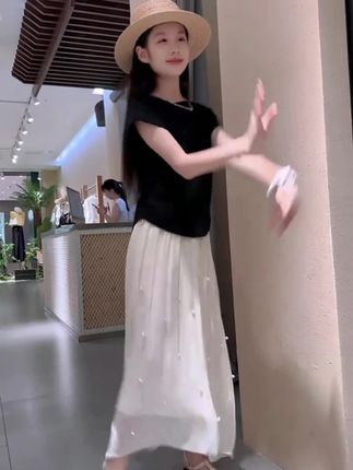 女童夏季套装2025新款中大童6-12岁15岁女孩洋气甜美半身裙两件套#女童穿搭 #夏季新款 #中大童女孩衣服推荐 #高品质童装 #爆款童装 @DOU+小助手 @巨量千川