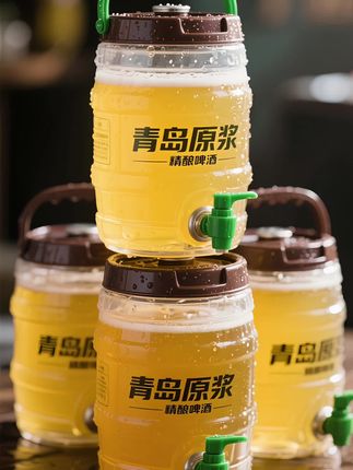 青岛原浆精酿啤酒,坚守传统酿造初心。甄选饱满麦芽、优质啤酒花,搭配当地纯净水源,经悉心发酵而成。 酒液呈自然浑浊态,泡沫细腻如奶盖,持久不散。开瓶即是浓郁麦香,混着清新酒花气息。入口醇厚顺滑,麦汁的甘甜与柔和苦感平衡得宜,咽下后喉间留着清爽余韵。无论是夏日傍晚独酌,还是亲友相聚分享,都能让人沉浸在这份纯粹的风味里,感受精酿的独特魅力。#生活服务热点中心 #啤酒 #精酿啤酒 #烧烤 #烧烤呀撸串呀 @DOU+小助手 @抖加🔥上热门🔥dou+🔥热点宝