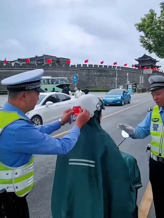人呐!没有谁配不上谁两块钱一包的盐,可以配上 万一桌的菜但上万的菜没有盐,也是淡然无味 #去珍惜那个很忙却为你有空的人#好好爱自己把期待降低把依赖变少#加油亲爱的自己