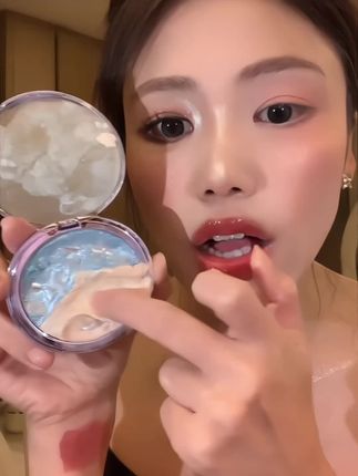 日照金山走进现实我的老天奶这个高光真的太好看了吧!高颜值设计三个颜色变色龙高光每个都戳重我的心窝上脸轻松get韩女水光肌妆容灵魂高点一点美翻了!#高光时刻#高光