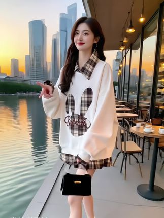谁穿谁好看的假两件卫衣#早秋高智感职场穿搭 #甜美穿搭 #小个子显高显瘦穿搭 #卫衣穿搭#早秋穿搭三分钟出门不是梦