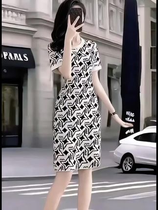 复古显瘦冰丝针织连衣裙女短袖夏装2024新款夏季黑白休闲裙子减龄#气质仙女裙穿搭 #引领时尚潮流 #优雅气质 #高端大气 #我又心动了