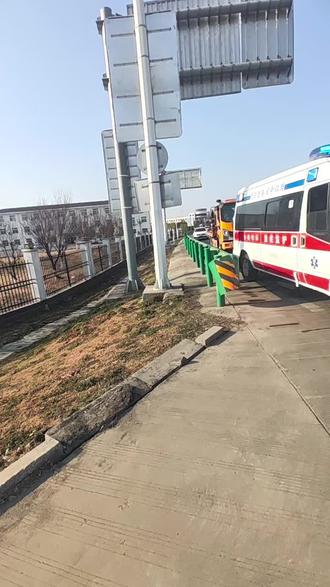 萧县东车流量大临时封闭,无路可走