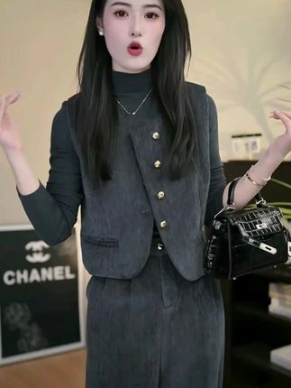 【秋冬高品质雪尼尔套装3150今年简约通勤马甲+打底衫+长裤三件套】#高端大气 #时尚休闲穿搭 #套装穿搭