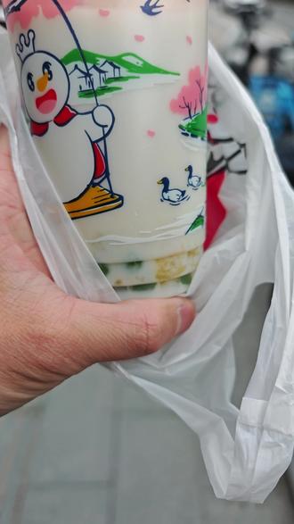 蜜雪的新品好好喝!青团椰椰!不加糖也好喝!#蜜雪冰城 #奶茶 #好喝