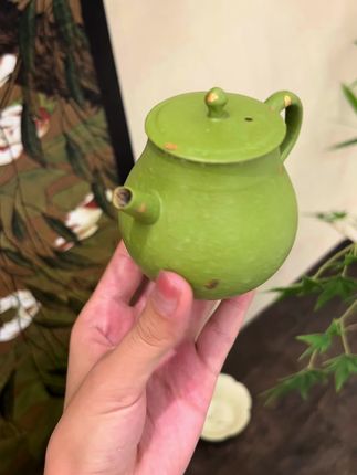 小青柑焦糖洒金手执壶~ #与茶相伴的日子 #原创 #瓷器 #器物之美 #日常生活